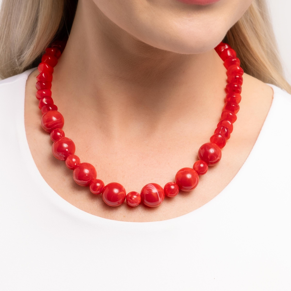 Elegant Red Beaded Necklace